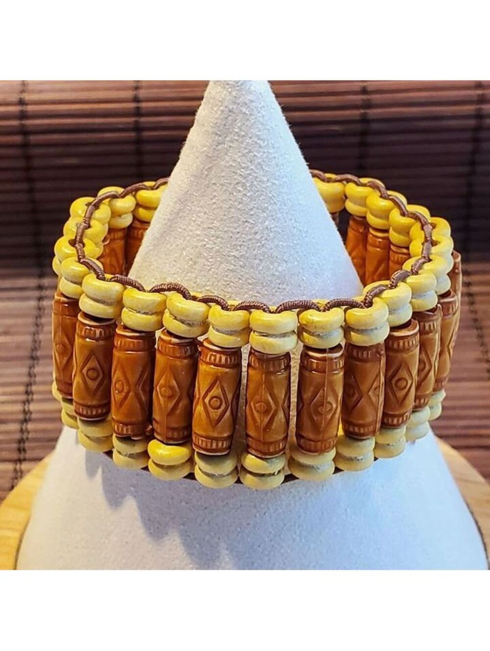 90s Y2K Vintage Boho Cream Wood Brown Carved Acrylic Beads Stretch Bracelet